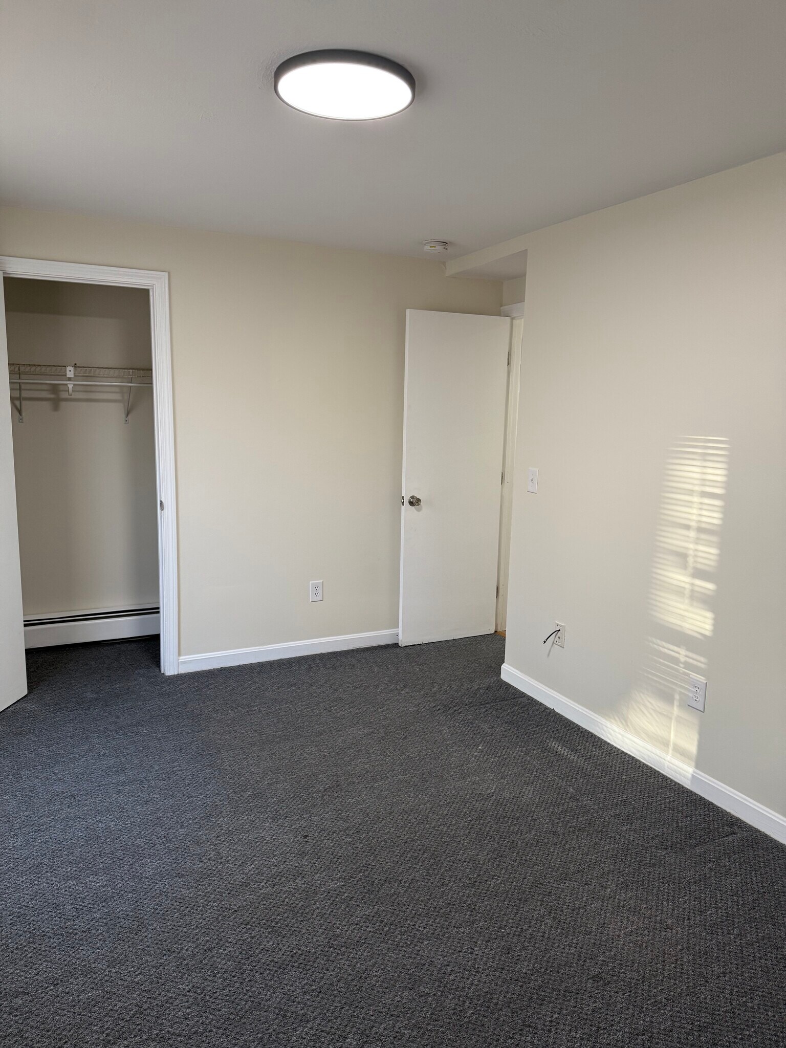 Building Photo - 404 Merrimack St