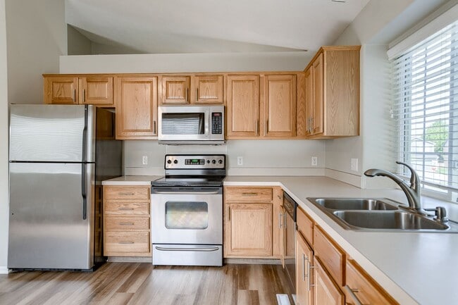 Building Photo - Must See 3 Bedroom In Coyote Run!!