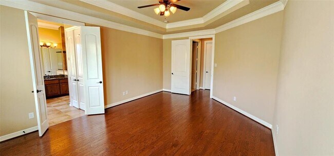 Building Photo - 16303 Lakewood Field Dr