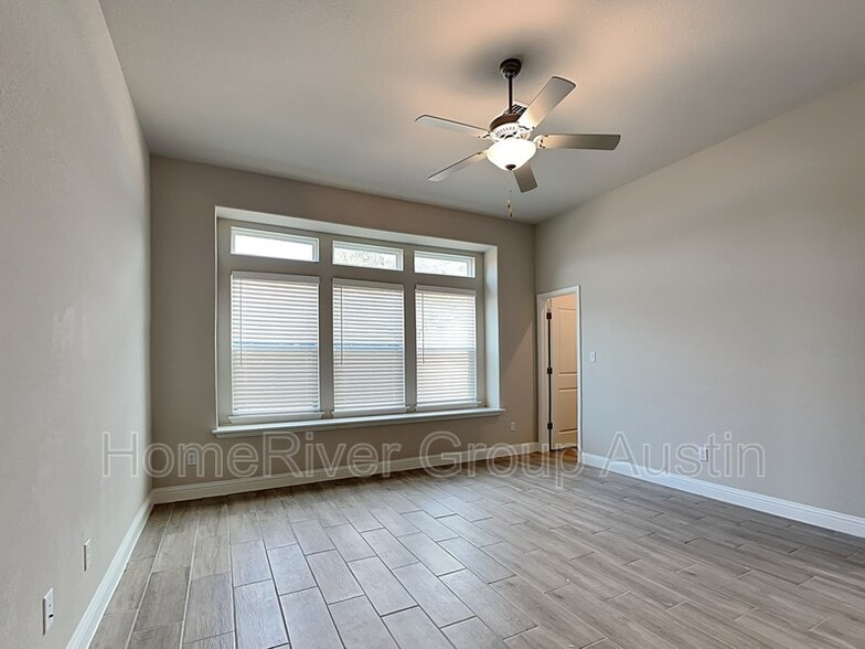 Building Photo - 405 Bright Star Ln