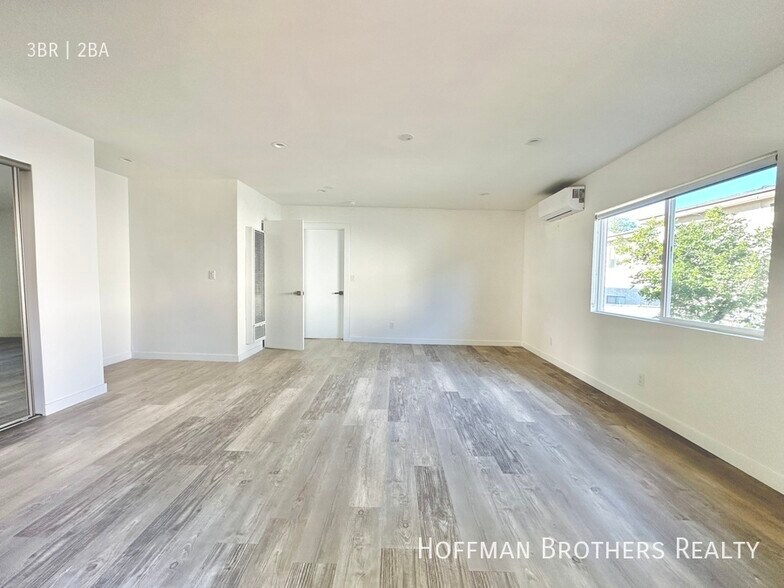 Building Photo - 2429 W Ave 33