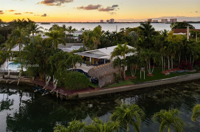 Building Photo - 7975 Biscayne Point Cir