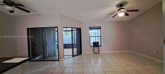 Building Photo - 2410 San Remo Cir