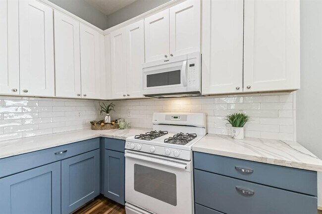 Building Photo - 15027 Winding Black Cherry Ln