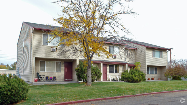 Primary Photo - Greystone Court Apartments