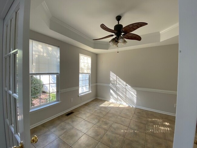 Building Photo - So much space!!!!!! So much storage!!!!!!!!