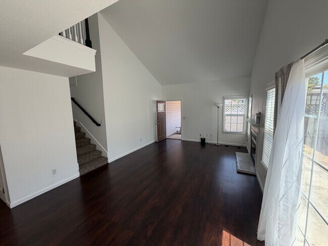 Building Photo - 8492 Hermitage Way