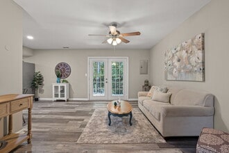 Building Photo - Green Forest Apartments