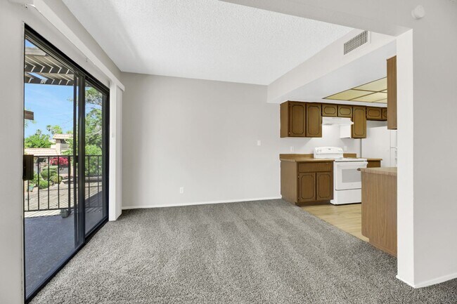 Building Photo - Cute 2 bedroom condo