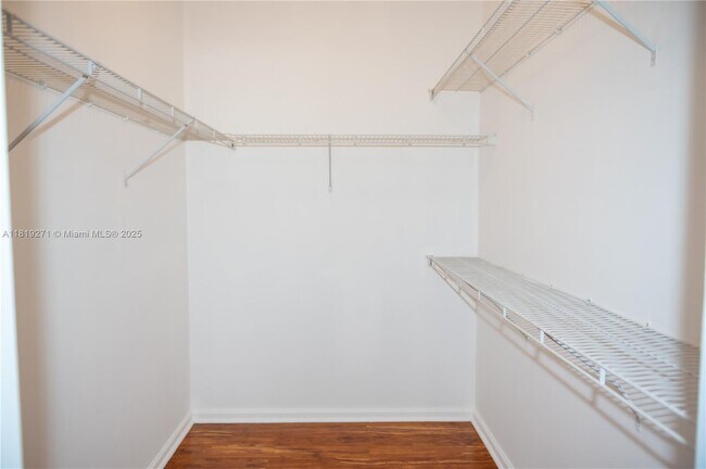 Building Photo - 5820 W Sample Rd