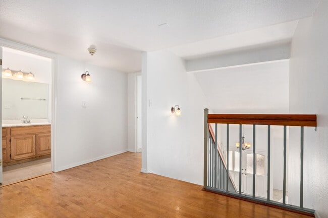 Building Photo - 2522 S Mulberry