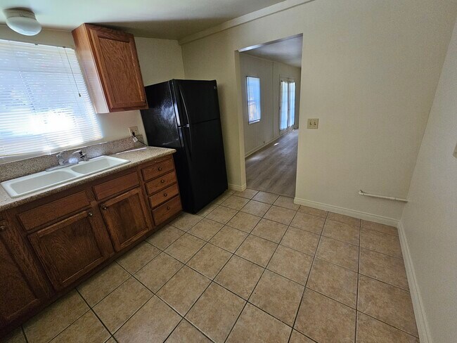 East Wing Kitchen - 3851 Oakdale St