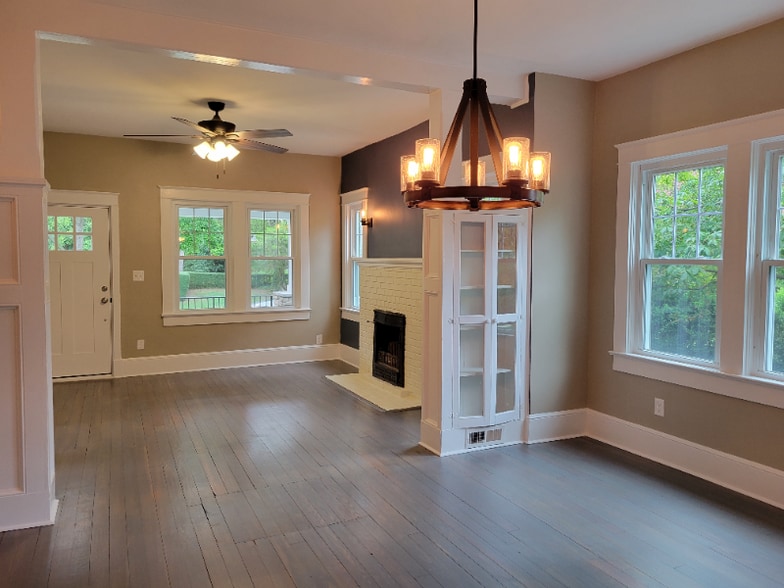 Building Photo - 1108 College Ave