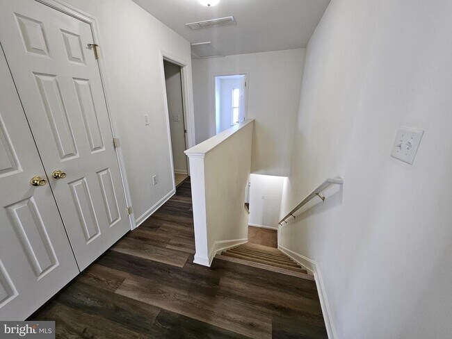 Building Photo - 89 Bay Hill Ln