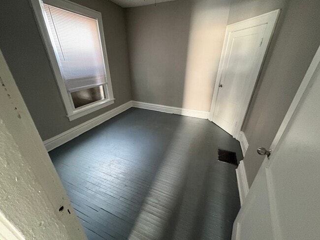 Building Photo - 1473-1475 Hildreth Avenue