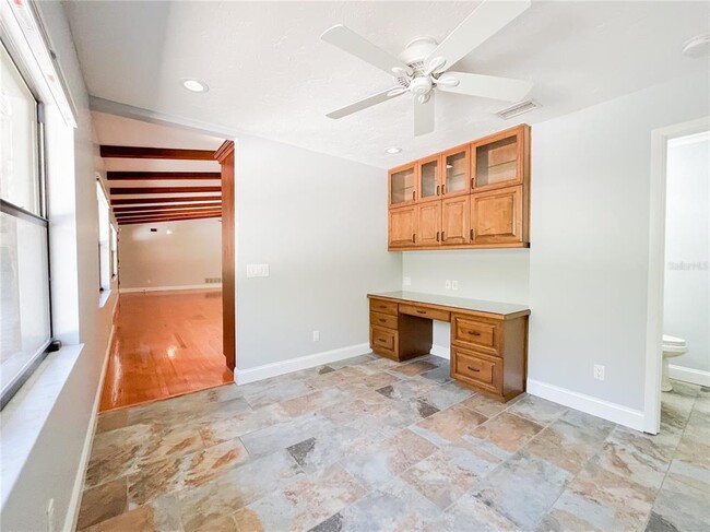 Building Photo - 3502 Sunbeam Dr