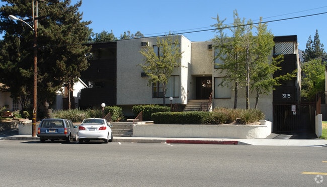 Primary Photo - 3115 Montrose Ave