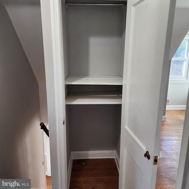 Building Photo - 6512 Hansford St