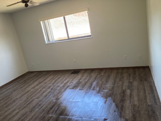 Building Photo - 3412 Overlook Dr