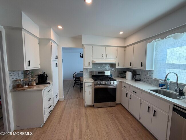 Building Photo - 534 Apple Dr