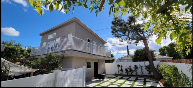 Building Photo - 18012 Bullock St