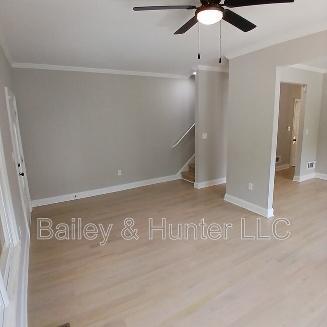 Building Photo - 573 Lawton St SW