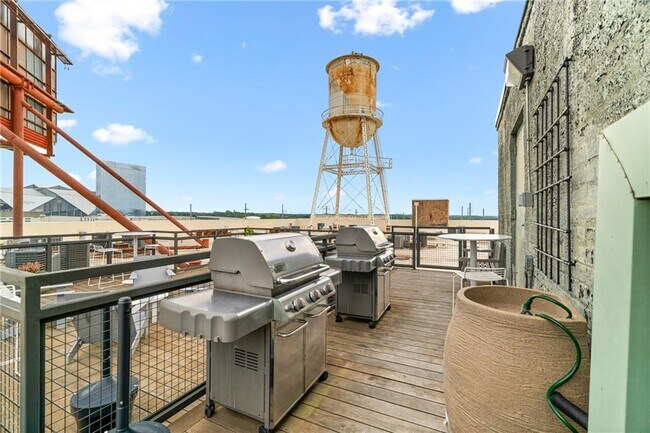 Building Photo - 426 Marietta St NW