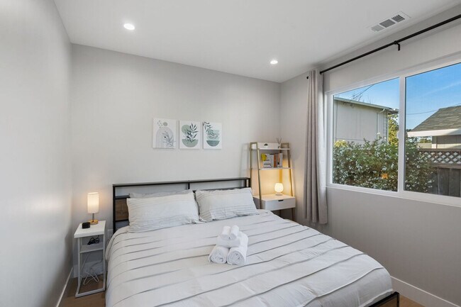 Building Photo - 1817 Andrea Pl