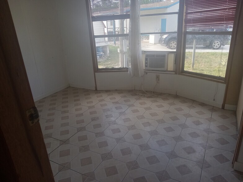Building Photo - 11221 Olive Cir
