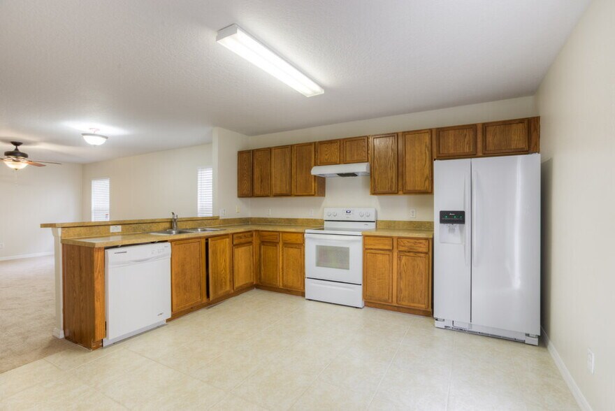 Building Photo - 735 Windrose Dr