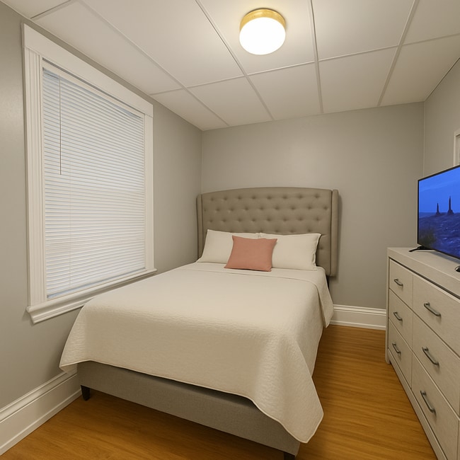 Building Photo - Large 2 Bed Lower Unit with Appliances & Garage Space!