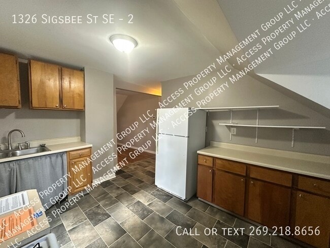 Building Photo - 1326 Sigsbee St SE