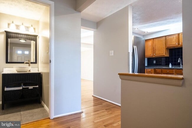 Building Photo - 2911 Montauk Ct