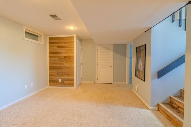 Building Photo - 154 Homestead Ln
