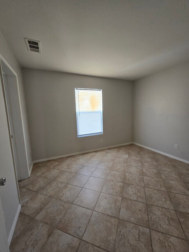 Building Photo - 40429 Maravilla Dr
