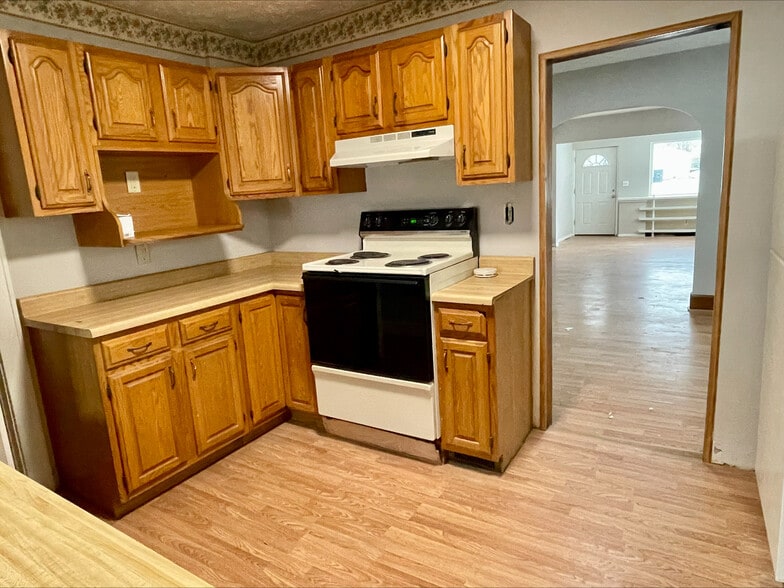 Building Photo - 995 Nevin St