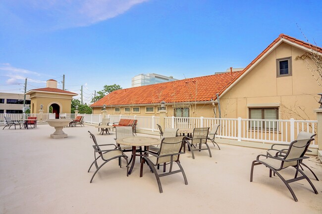 Building Photo - 2203 Dorrington St