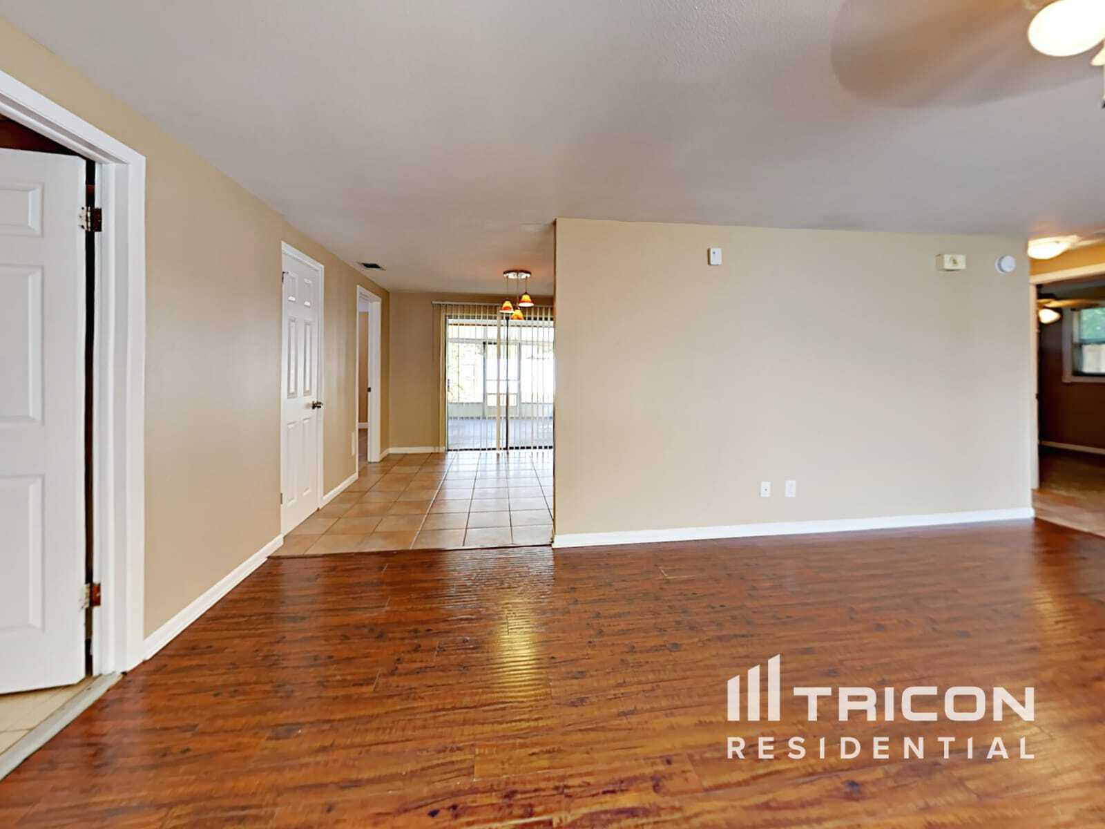 Building Photo - 8589 Lantana Dr