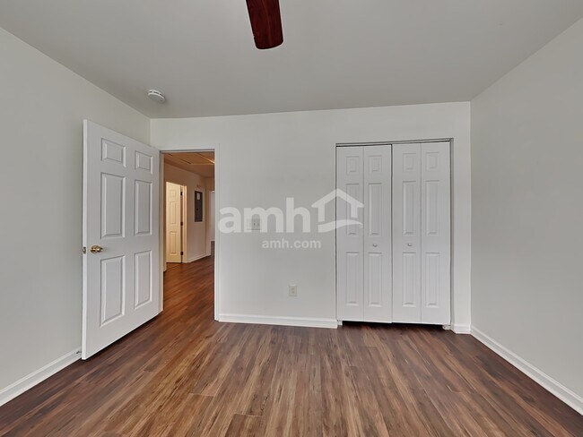 Building Photo - 8940 N Red Maple Cir