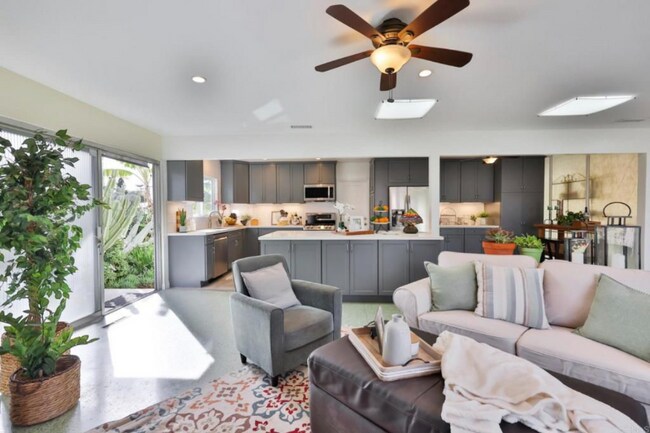 Building Photo - 6206 Pontiac St