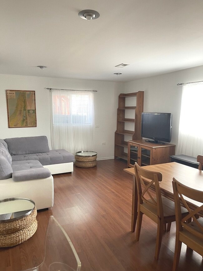 Building Photo - 7825 Banks St