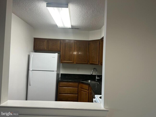 Building Photo - 1019 Ravens Crest Dr