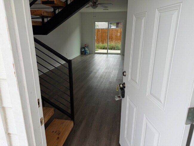 Building Photo - 7651 Oak Chase