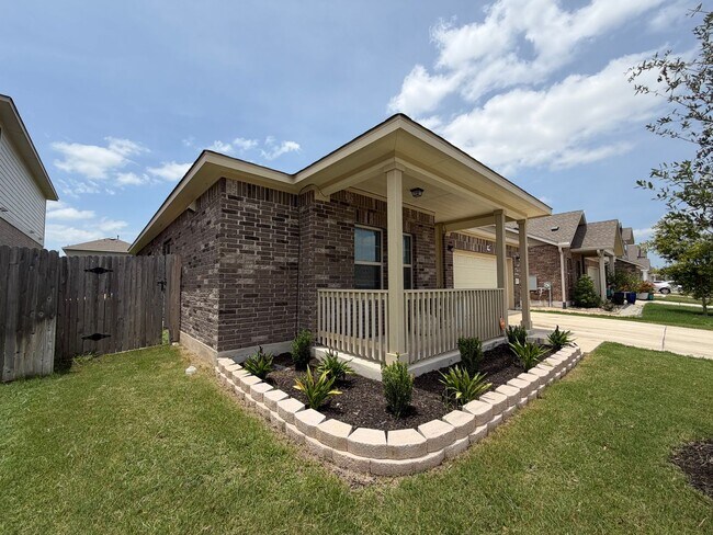 Building Photo - 18200 Emu Ln