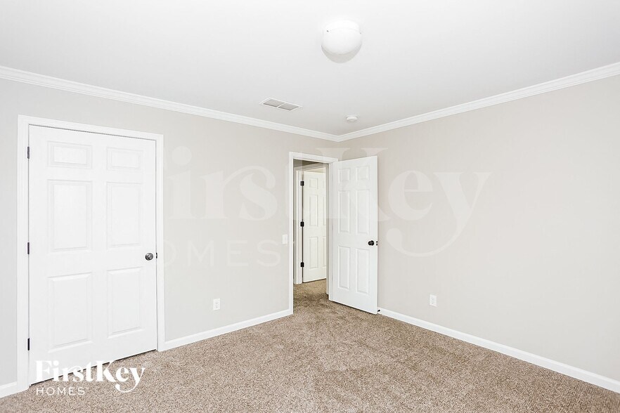 Building Photo - 4419 Hunter Ct