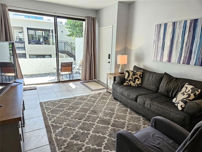 Building Photo - 1555 Tarpon Center Dr