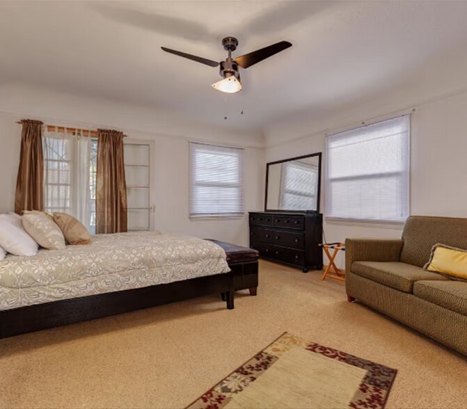 Building Photo - 1220 S Woods Ave