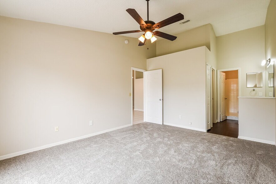 Building Photo - 1247 Holly Springs Cir