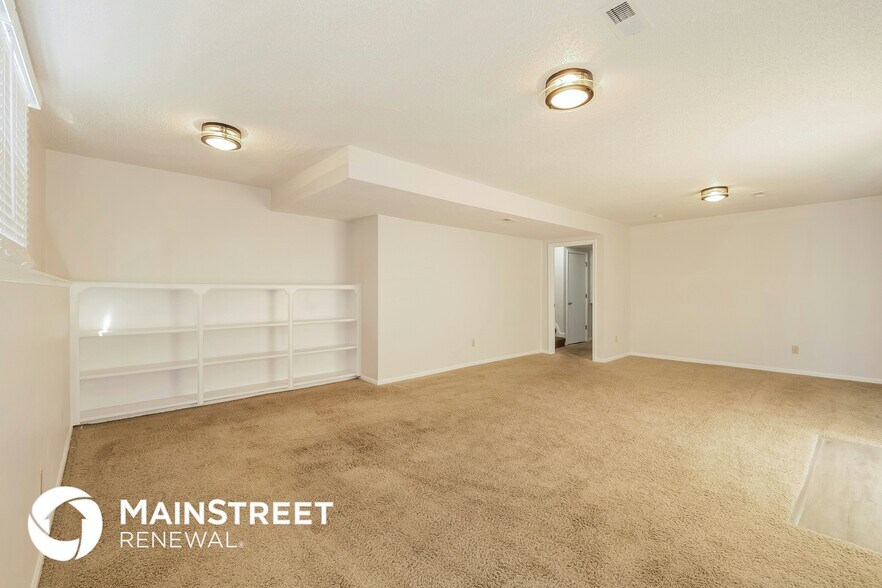 Building Photo - 6303 W 152nd St