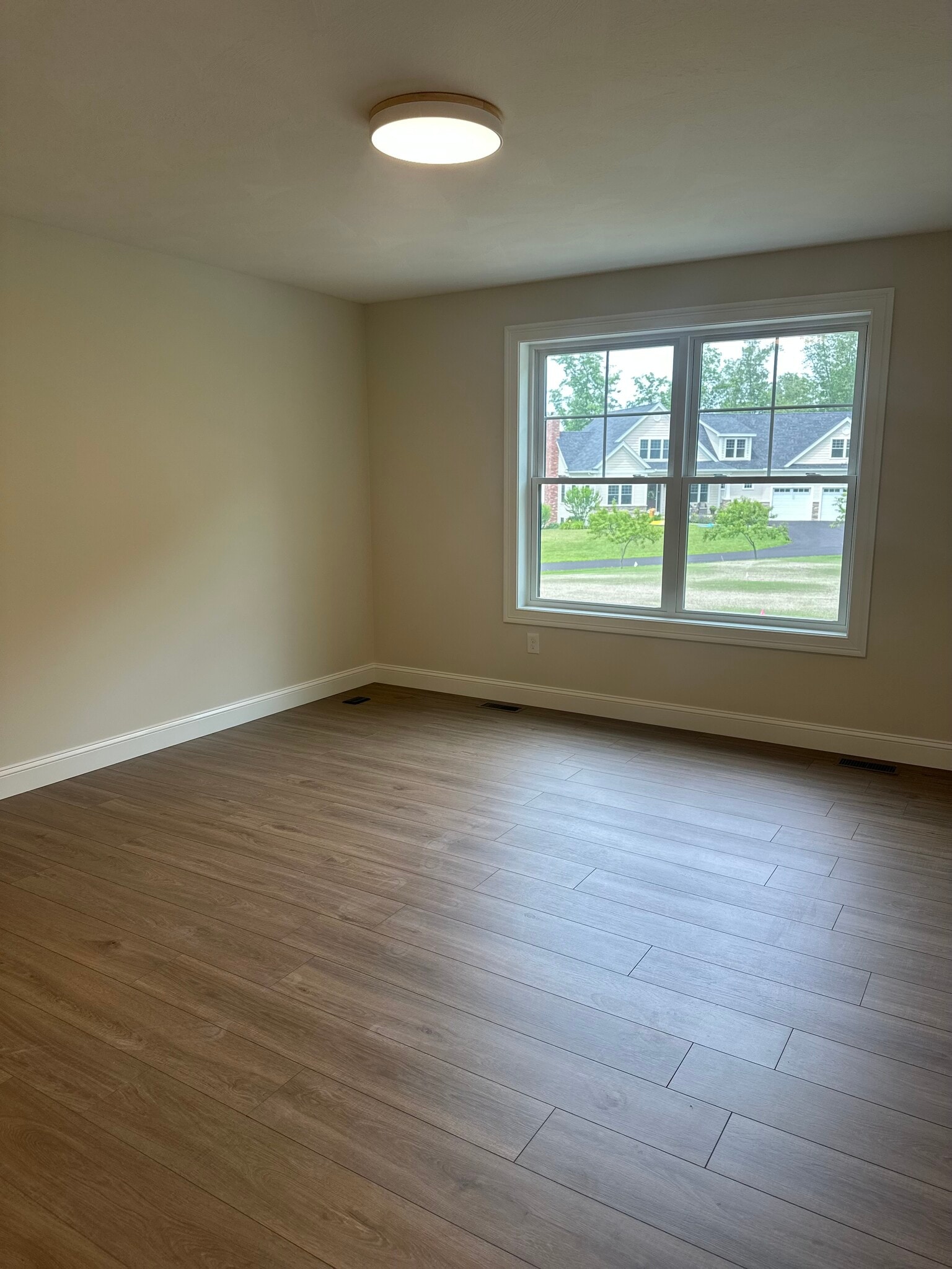 Two large bedrooms, one Master Bath with en suite. - 29 Liberty St
